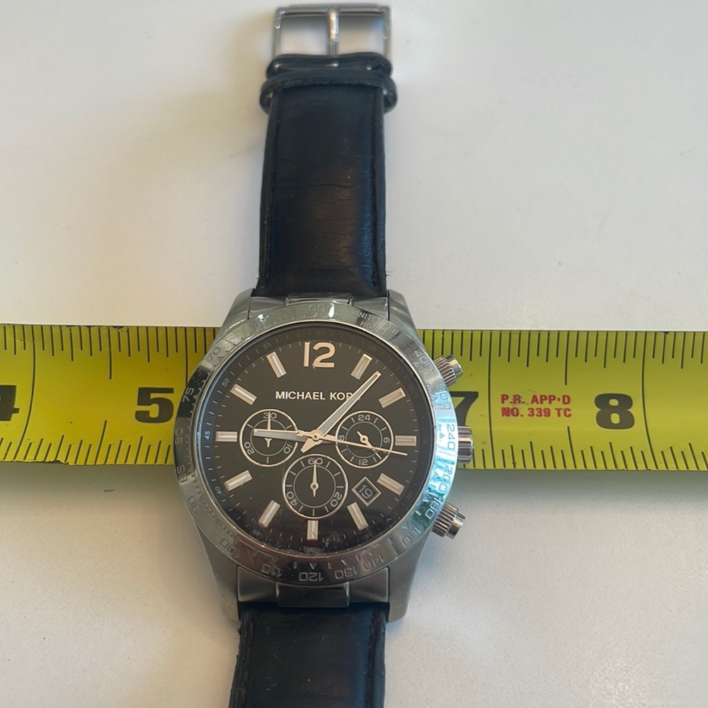 Michael kors round silver color watch